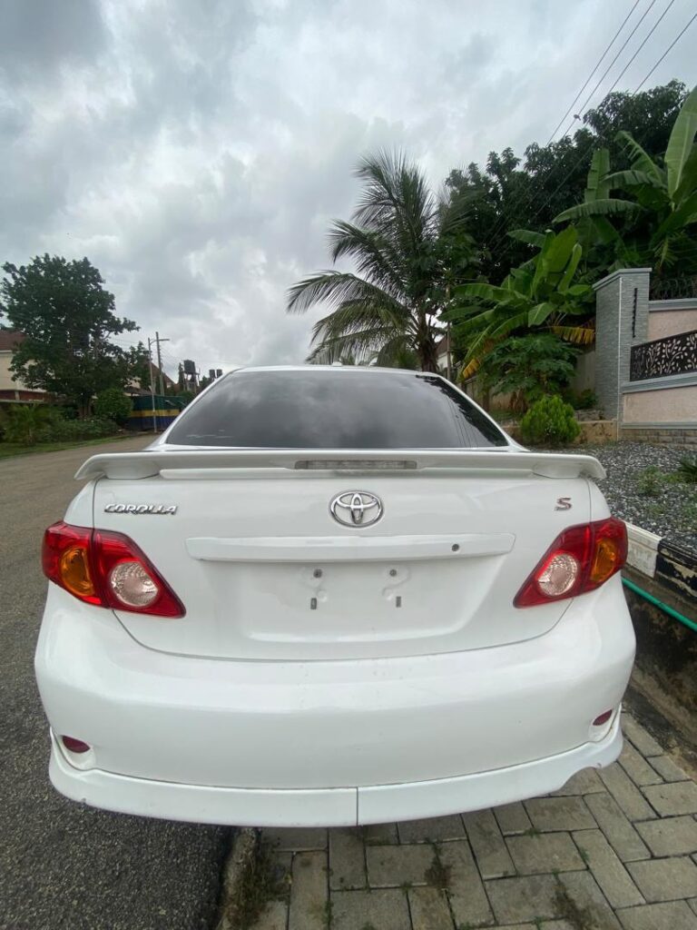TOYOTA COROLLA 2010 MODEL