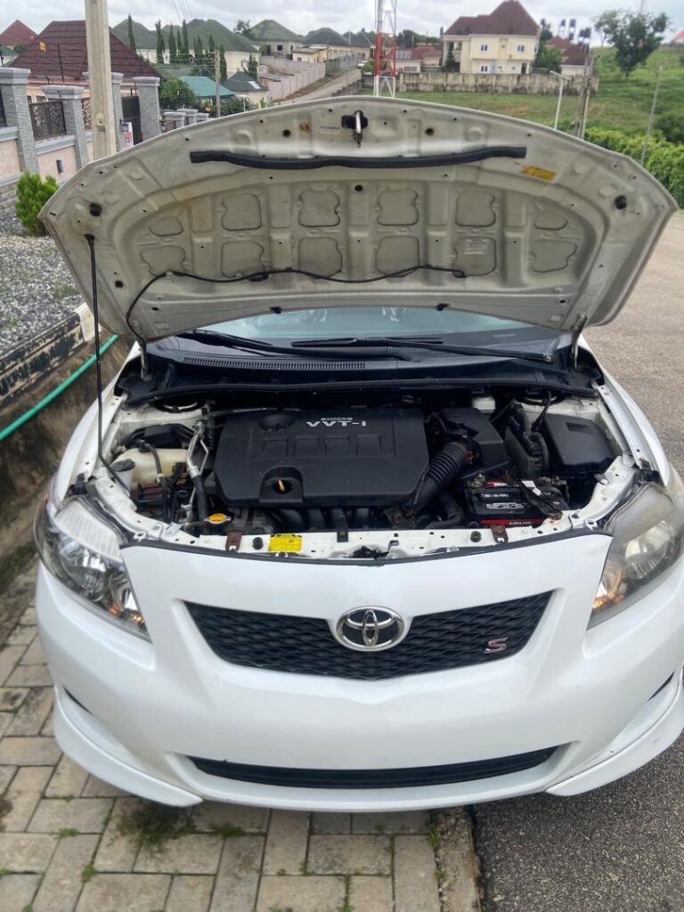 TOYOTA COROLLA 2010 MODEL