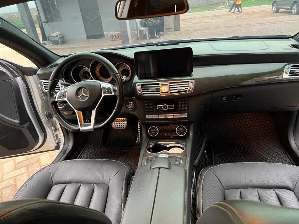 MERCEDES BENZ CLS 550