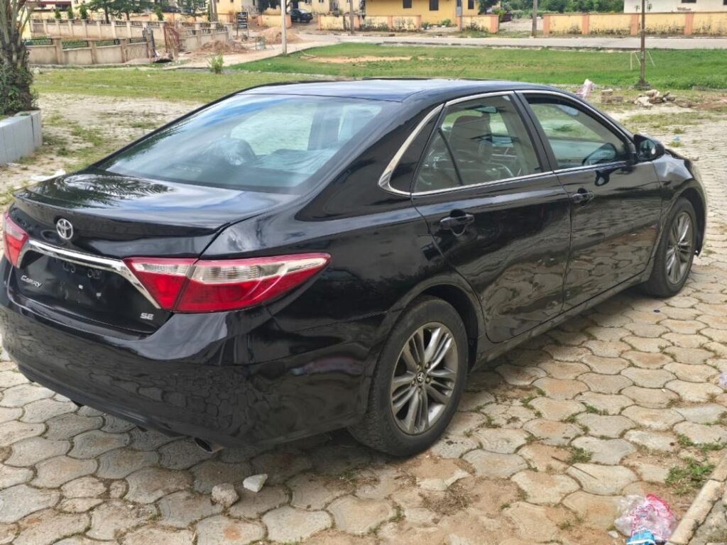 DIRECT BELGIUM 2017 TOYOTA CAMRY