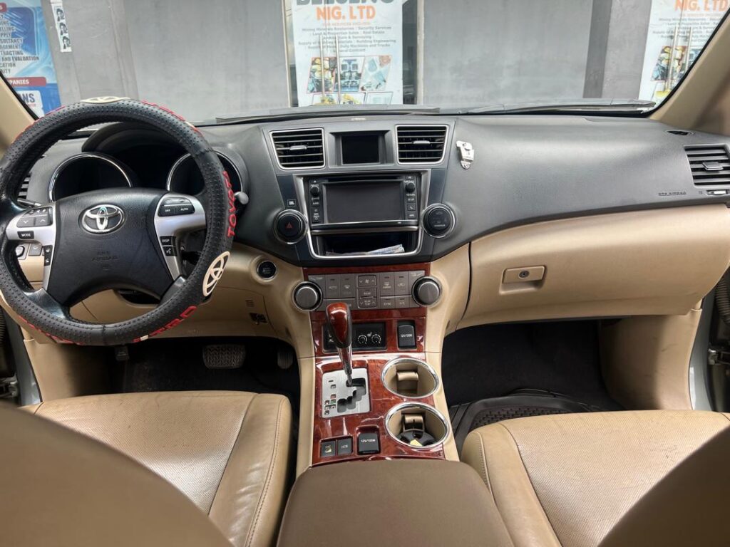TOYOTA HIGHLANDER 2014