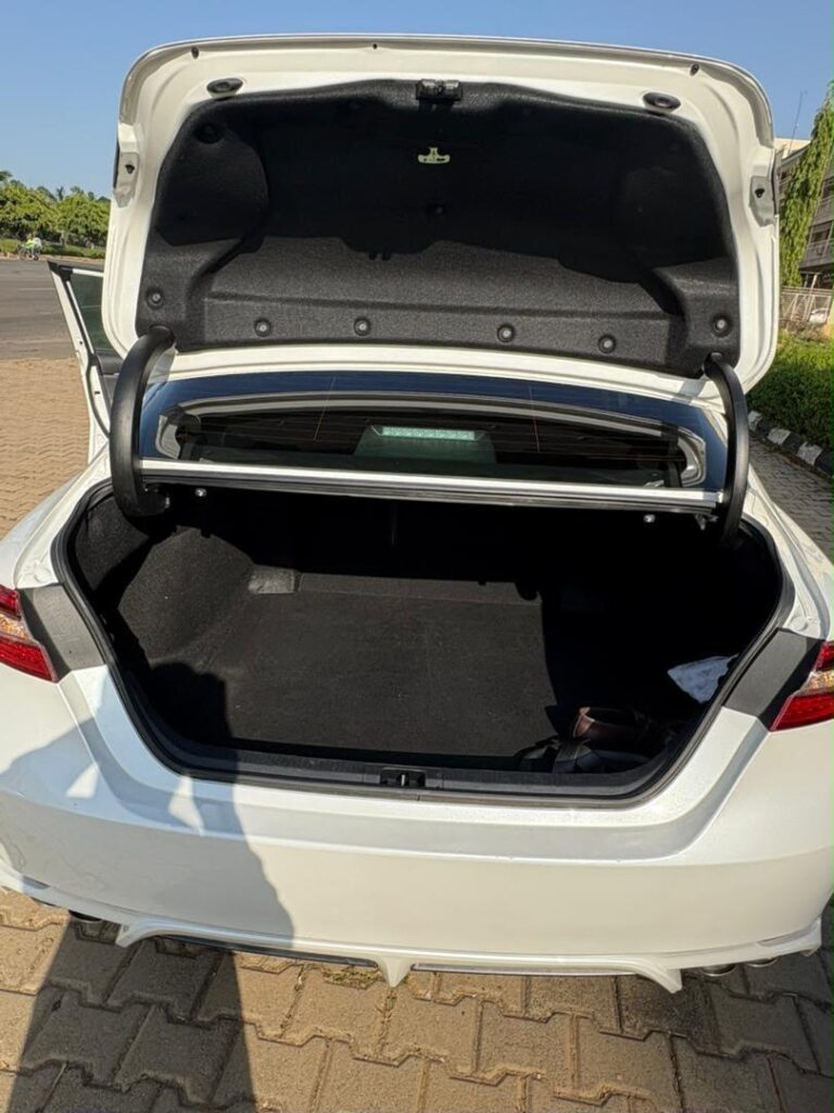 DIRECT BELGIUM TOYOTA CAMRY 2021 XSE