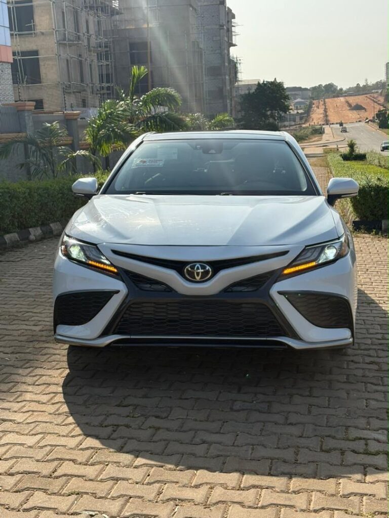 DIRECT BELGIUM TOYOTA CAMRY 2021 XSE